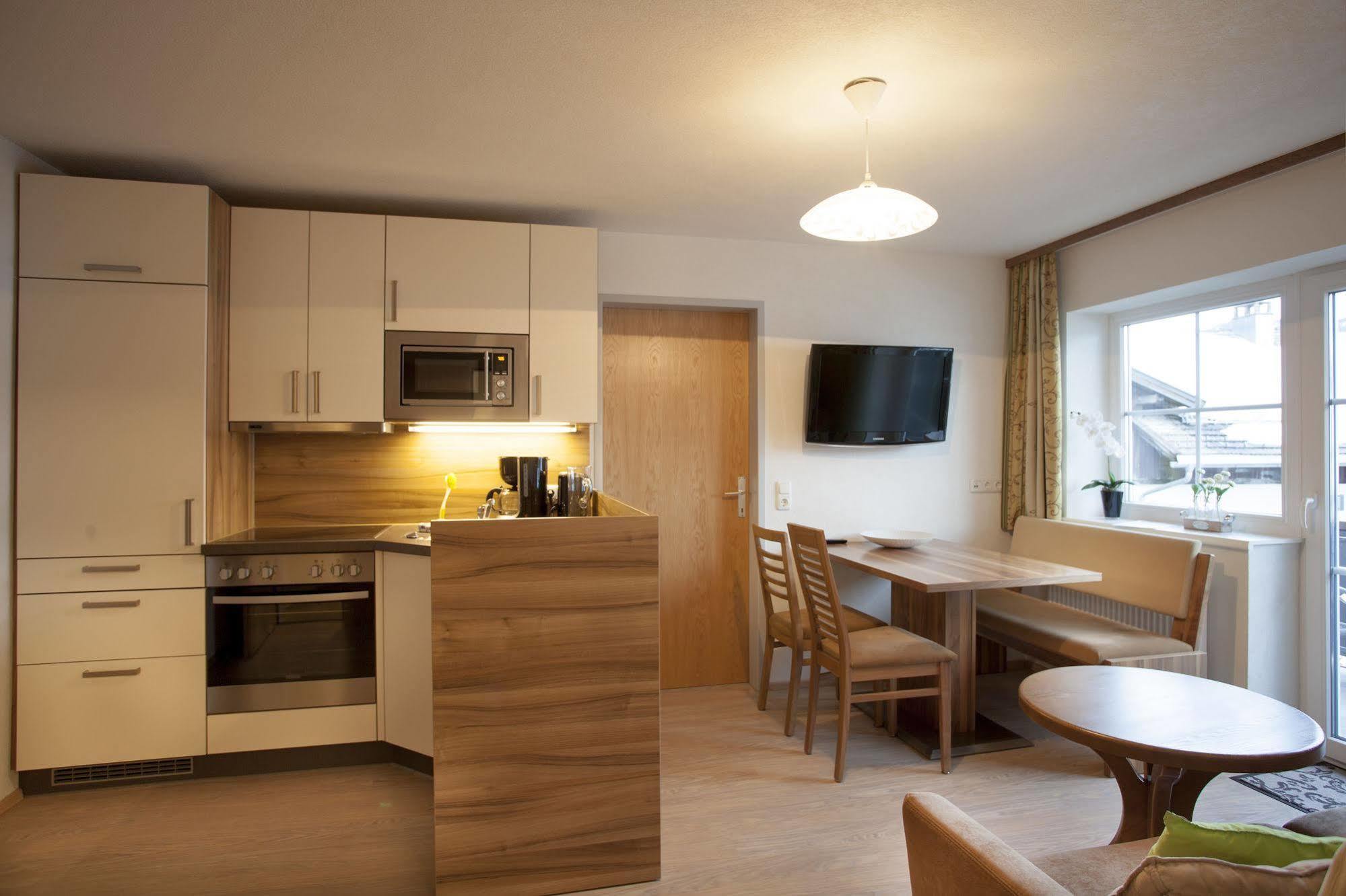 Alpenhof Waengle Aparthotel Ройте Екстериор снимка