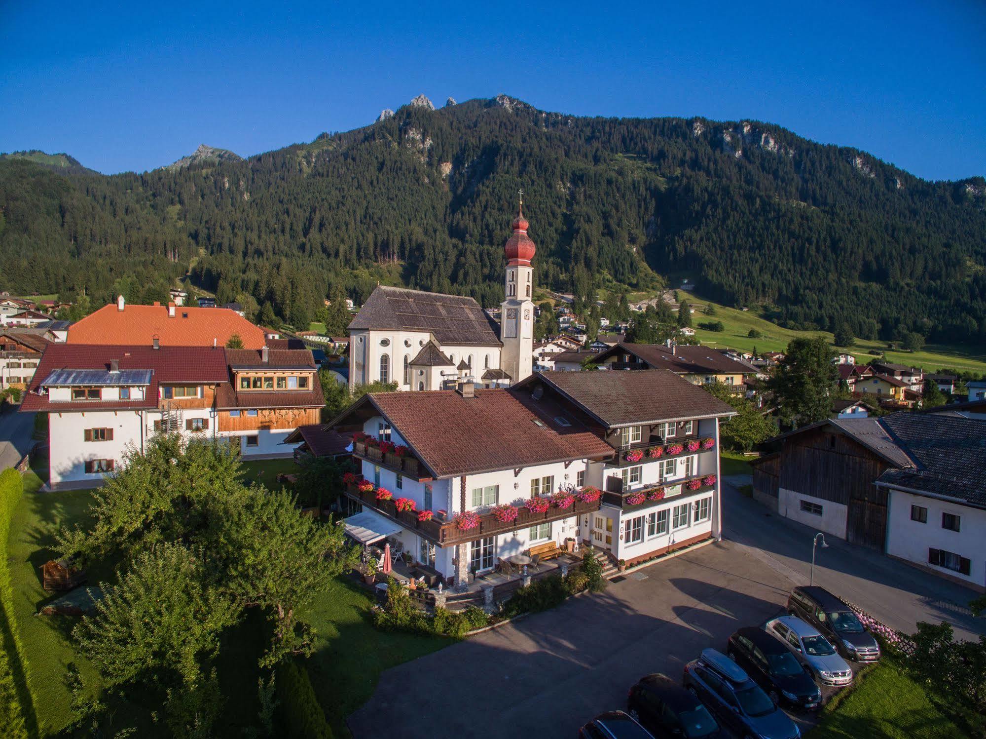 Alpenhof Waengle Aparthotel Ройте Екстериор снимка